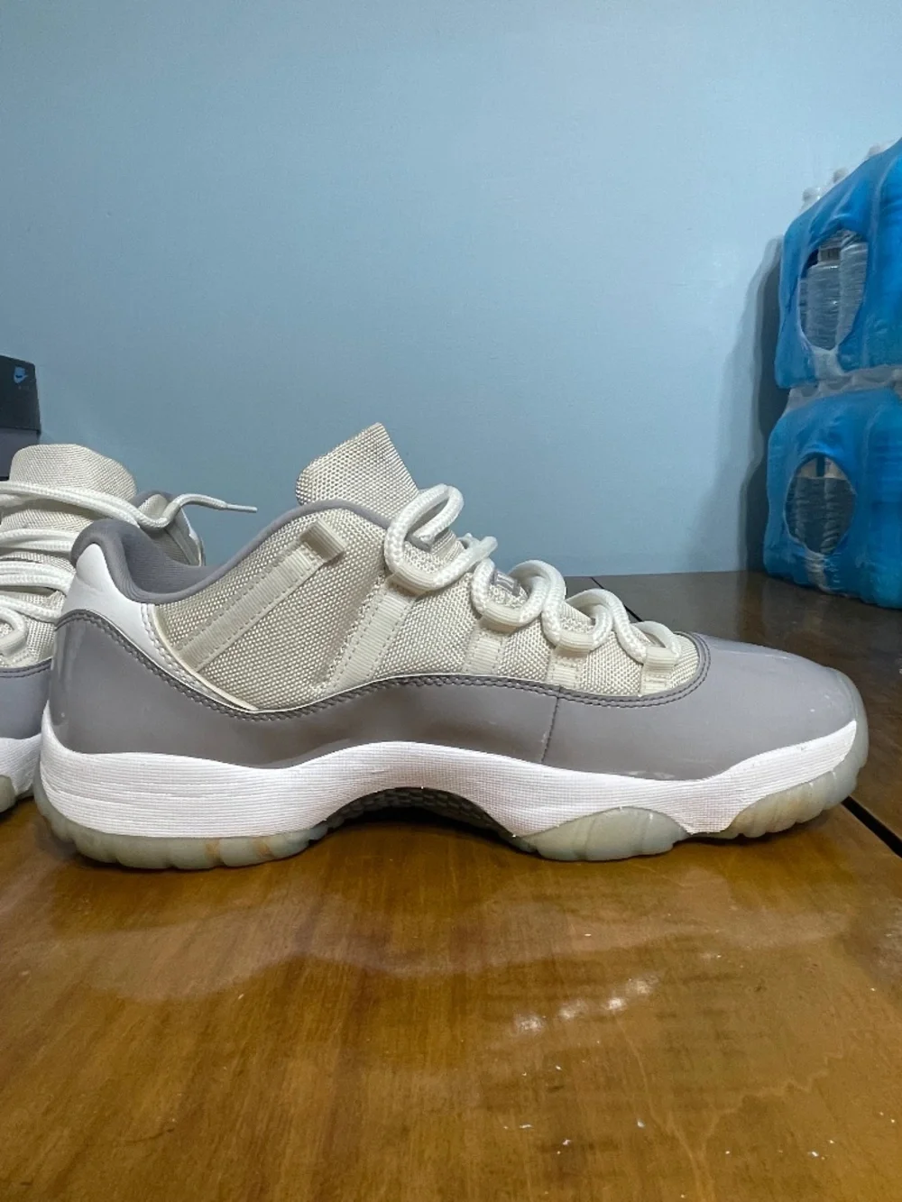 Jordan 11 low cement grey